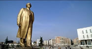 Një hero me shembullin e Enver Hoxhës