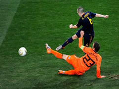 Topi i Arte, lufte dyshe Iniesta-Sneijder Topi i Arte, lufte dyshe Iniesta-Sneijder