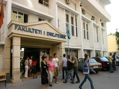 Ja tarifat dhe kuotat e pranimit ne te gjitha universitetet publike