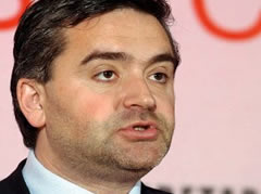 Klosi sulmon Bracen: Askush nuk eshte i pazevendesueshem
