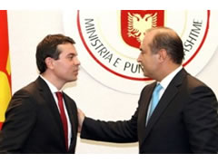 Hyn ne fuqi marreveshja Shqiperi-Maqedoni, qe sot me karta identiteti Hyn ne fuqi marreveshja Shqiperi-Maqedoni, qe sot me karta identiteti