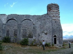Zbulimi i arkeologeve polake: Kryeqendra Ilire ka qene Rozafa