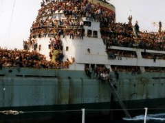 Zbarkimi Biblik i shqiptareve ne Bari shkon ne festivalin e Venecias