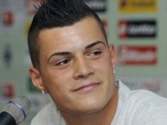Granit Xhaka: Mos bini preh e provokimeve te Dukes, jam shqiptar !