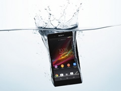 Sony prezanton telefonin qe i reziston ujit
