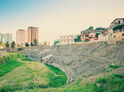 A po vjen ora te restaurohet Amfiteatri i Durresit?!