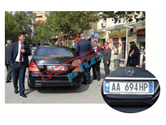 Kryeministri Edi Rama, makine me targa private