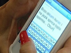 Keshilltarja komunale dergon SMS porno gjate mbledhjes