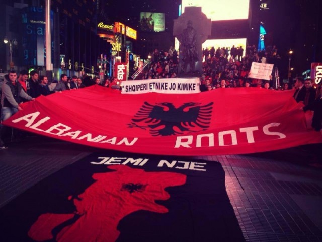 Times Square, protesta qe u kthye ne feste!