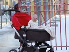 'Bebja djall' ne sulm, tmerron njerezit ne rruget e New York-ut
