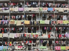 Shkupi ndalon tharjen e rrobave neper ballkone