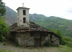 Gjinari, komuna e shpallur si pike turistike ne vitin 2001, mbahet peng