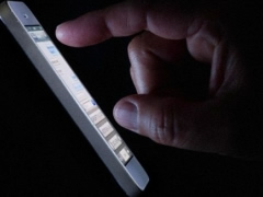 A mund te shkaktoje verbim perdorimi i telefonit gjate nates?
