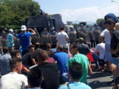 Protestat e shqiptareve ne Maqedoni do te vazhdojne