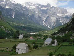 10 fshatrat me te mire per turizem ne Shqiperi