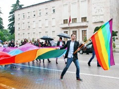 Buxheti planifikon fonde per komunitetin LGBT