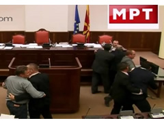 Tirana 'del nga borxhi', paralajmeroi tensionin partiak