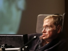 Stephen Hawking: Grimca qe mund te shkaterroje Universin