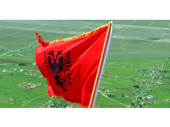 Flamuri kombetar i shqiptareve renditet i gjashti me i pelqyeri ne bote