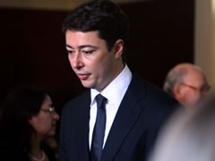 Video e Priftit, Zeni-Metes: Je burri i Monikes apo sherbetori i Shkelzenit