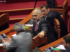 'Edi Rama e fshehu kerkesen per arrestimin e Frrokut'