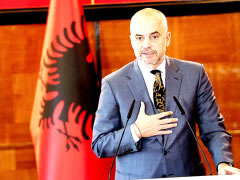 Rama hakmerret me Ben Blushin, i heq te atin nga Keshilli Bashkiak