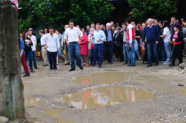 Veliaj: Nese standardi i Halimit eshte qe ta beje Tiranen si lagjen ku jeton edhe vete, eshte turp i madh