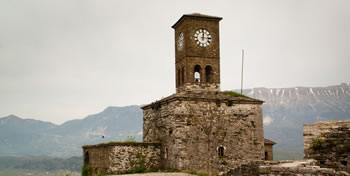 Rrezikshmeria, UNESCO nxjerr nga lista e Beratin dhe Gjirokastren