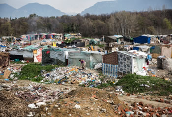 Tirane: Nje gjerman tenton te shuaje zjarrin, e dhunojne