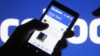 Facebook njofton perdoruesit kur pergjohen nga qeveria