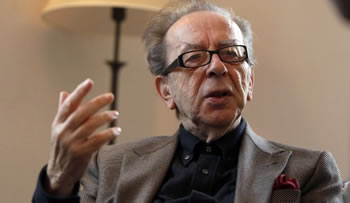 Ismail Kadare kryen operacion, spitali: Ndodhet ne gjendje te mire