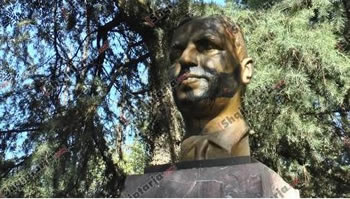 Skandal/ Perdhoset busti dhe varri monumental i Faik Konices ne Tirane