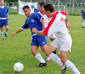 Dinamo, pretende serish