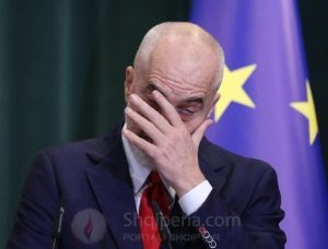  Po ndjekim protestat e qytetarëve   PE kundër Ramës për Zvërnecin  Të vendoset moratorium për ndërtimet në zonat e mbrojtura dhe të shfuqizohet ligji  Rezoluta 