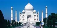 Taj Mahal, një përrallë dashurie e rrëfyer në gurë të bardhë