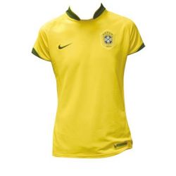 Skuadra braziliane e futbollit zbulon uniformën e re NIKE në Rio De Janeiro