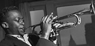 Miles Davis, udhëheqësi i revolucionit të xhazit