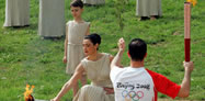 Në Olimpin grek ndizet pishtari olimpik për lojrat verore në Kinë