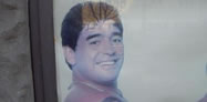 Çfarë surprize, Maradona elegant!