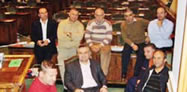 Greva e urisë, deputetët gjejnë përgjues në sallë