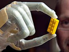 Mberrijne gishtat e pare bionike