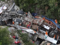 Autobusi mbeti i varur ne bordure, vajzat ne panik prishen ekuililbrin