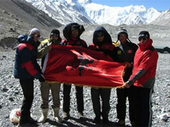 Flamuri shqiptar mbi Everest!