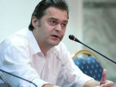 Ben Blushi: Me kollaj shkon Berisha prapa diellit se une shkoj ne PD