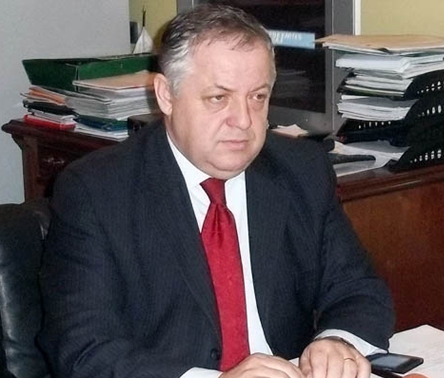 Nderron jete ish-zv/ministri i Brendshem Ferdinand Poni
