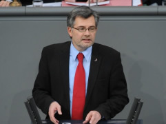 Deputeti gjerman: Rruga e Serbise ne BE, kalon nga Kosova