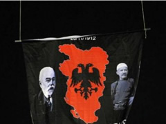 Xhaka: Nuk e lejova shkaun ta prek flamurin e Shqiperise Etnike