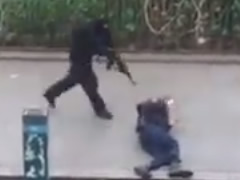 'Charlie Hebdo', publikohet videoja tronditese e vrasjes se policit