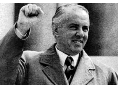 A ka pasur Enver Hoxha nje sozi, qe e zevendesonte?