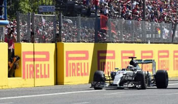 Hamilton fiton garen e Italise. Piloti britanik regjistron fitoren e 40, pas tij Vettel e Massa